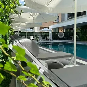  Otel Sam